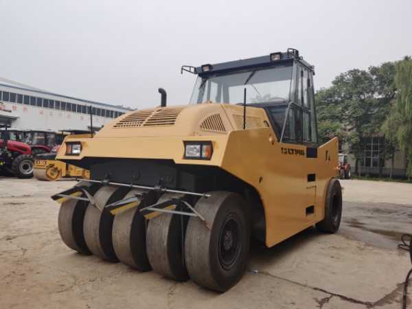 The key role of compactor in road construction