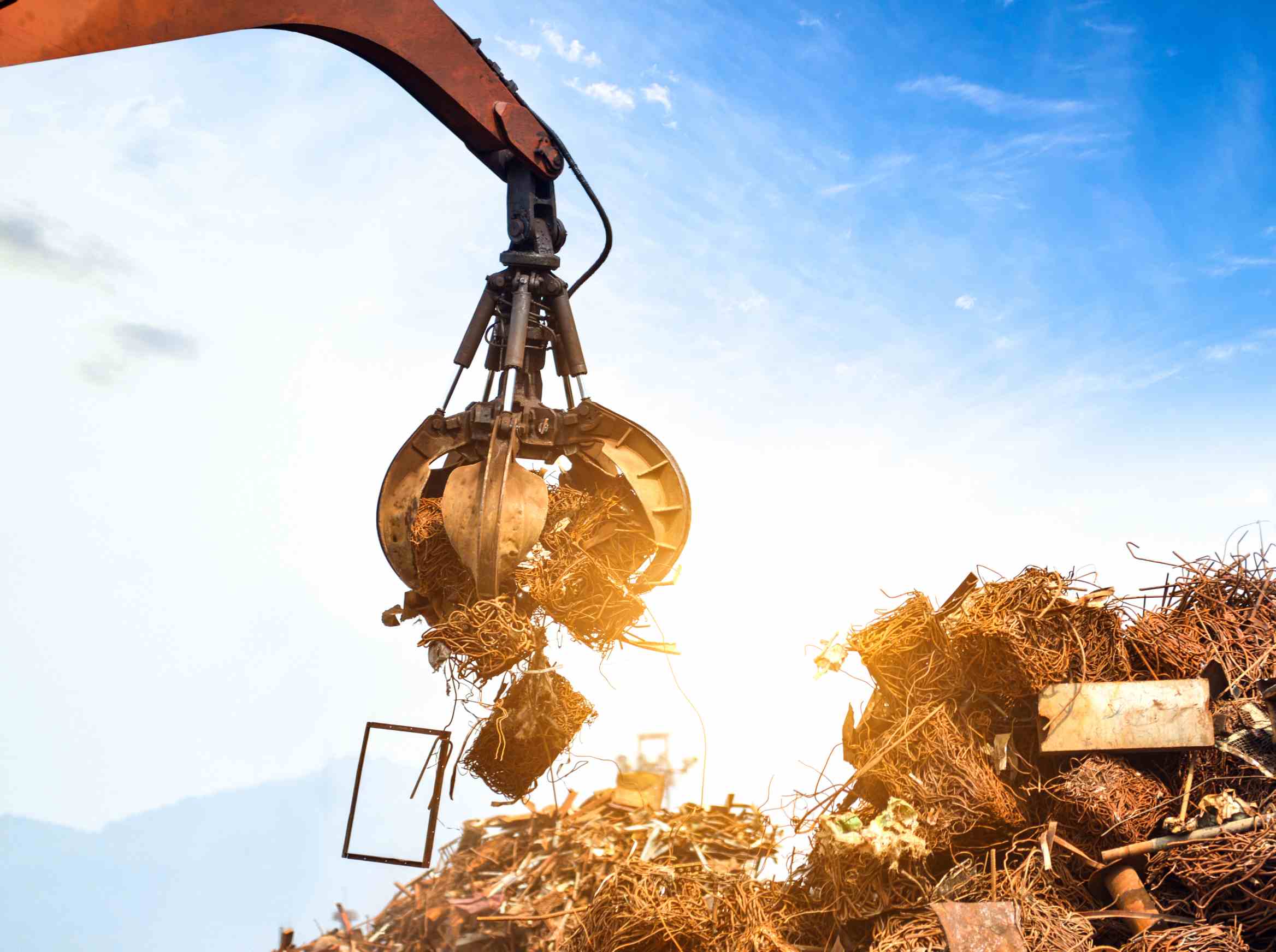 Crawler excavator with grapple