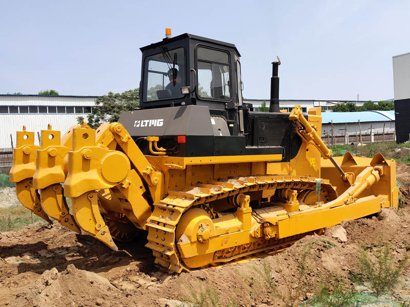 220 HP Bulldozer With Commins Engine