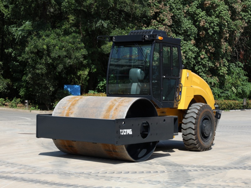 Why the Right Road Roller Makes All the Difference in Your Construction Project