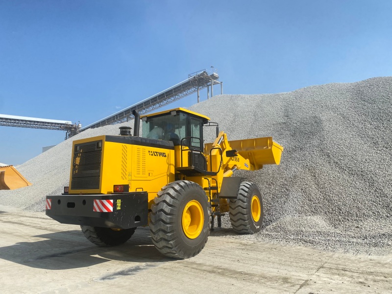 wheel loader